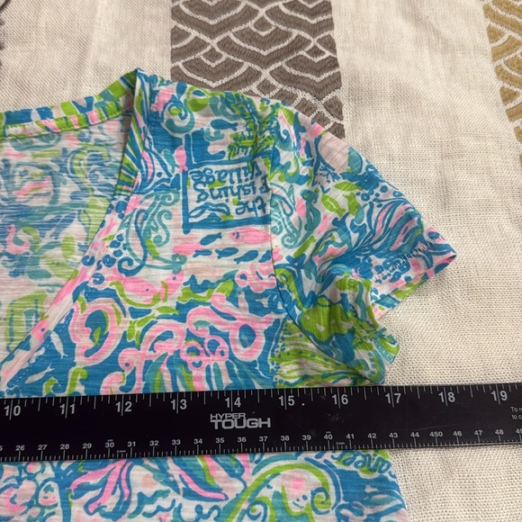 (T2) Lilly Pulitzer®
Women's Etta V-Neck T-Shirt, Vibrant Multicolor, Size XS - Picture 7 of 13